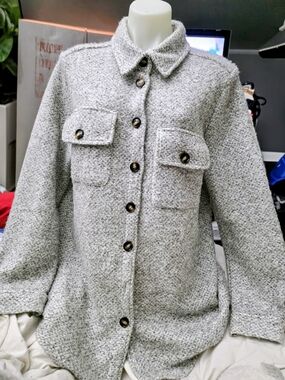 Women's Gray Bouclé Shacket with Front Pockets